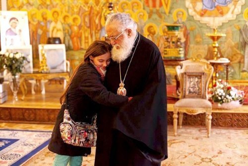 Este permis să avem doi duhovnici: unul la mănăstire şi unul în localitatea din care suntem?