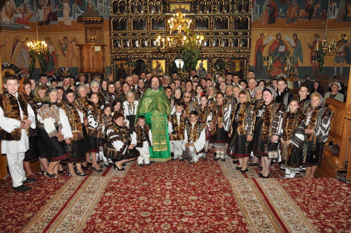 Rusaliile în inima Bucovinei Rusaliile în inima Bucovinei