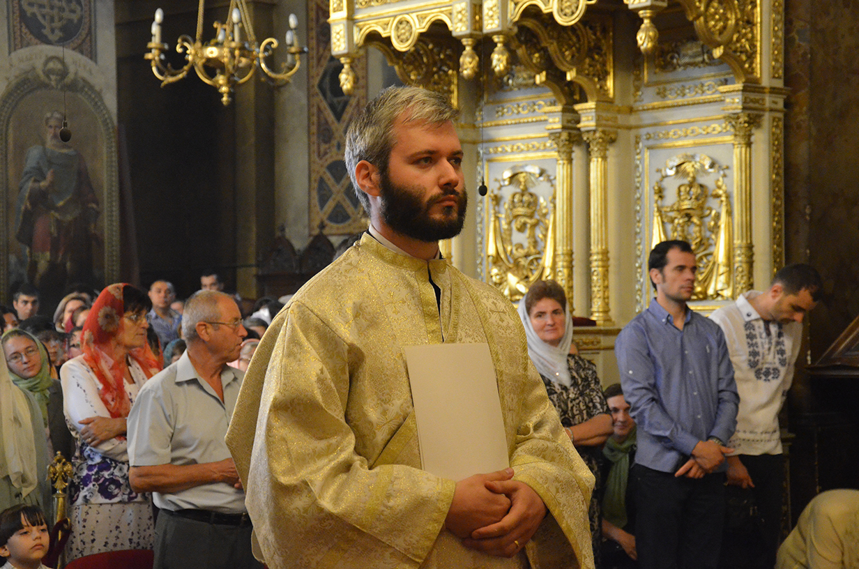 Sfânta Liturghie şi Vecernia plecării genunchilor, oficiate de IPS Părinte Teofan la Catedrala mitropolitană din Iaşi