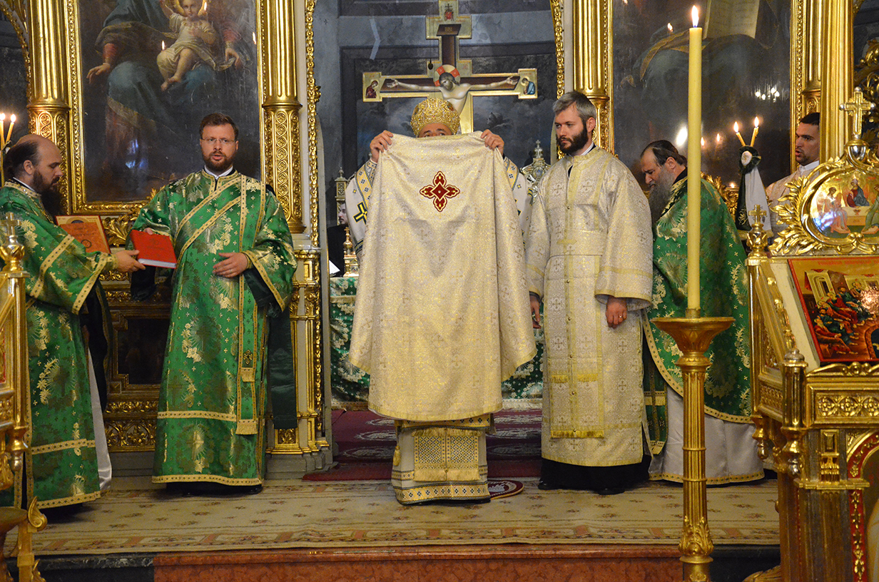 Sfânta Liturghie şi Vecernia plecării genunchilor, oficiate de IPS Părinte Teofan la Catedrala mitropolitană din Iaşi