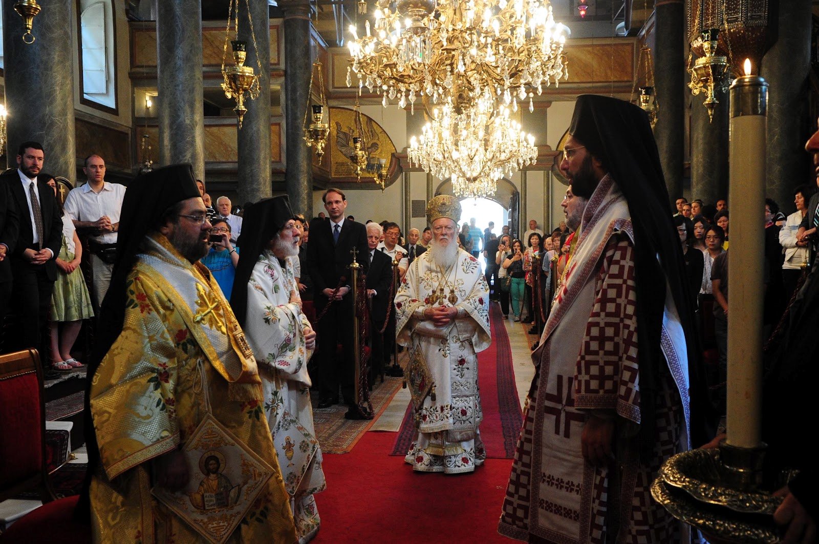 Sfânta Liturghie curăţă păcatele sufletelor din iad şi le scoate de acolo