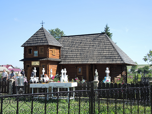 Biserica de lemn din satul Talpa, resfinţită de IPS Mitropolit Teofan