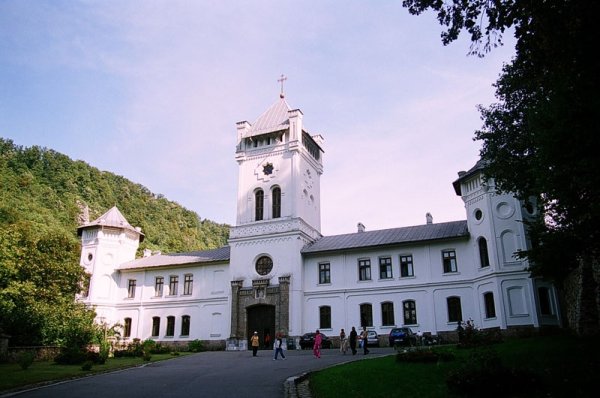 Simpozion internaţional la Tismana dedicat Sfântului Constantin Brâncoveanu Simpozion internaţional la Tismana dedicat Sfântului Constantin Brâncoveanu