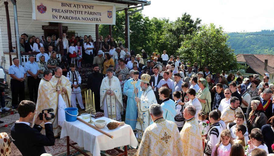 Sfinţirea aşezământului social-filantropic din Poiana Uzului