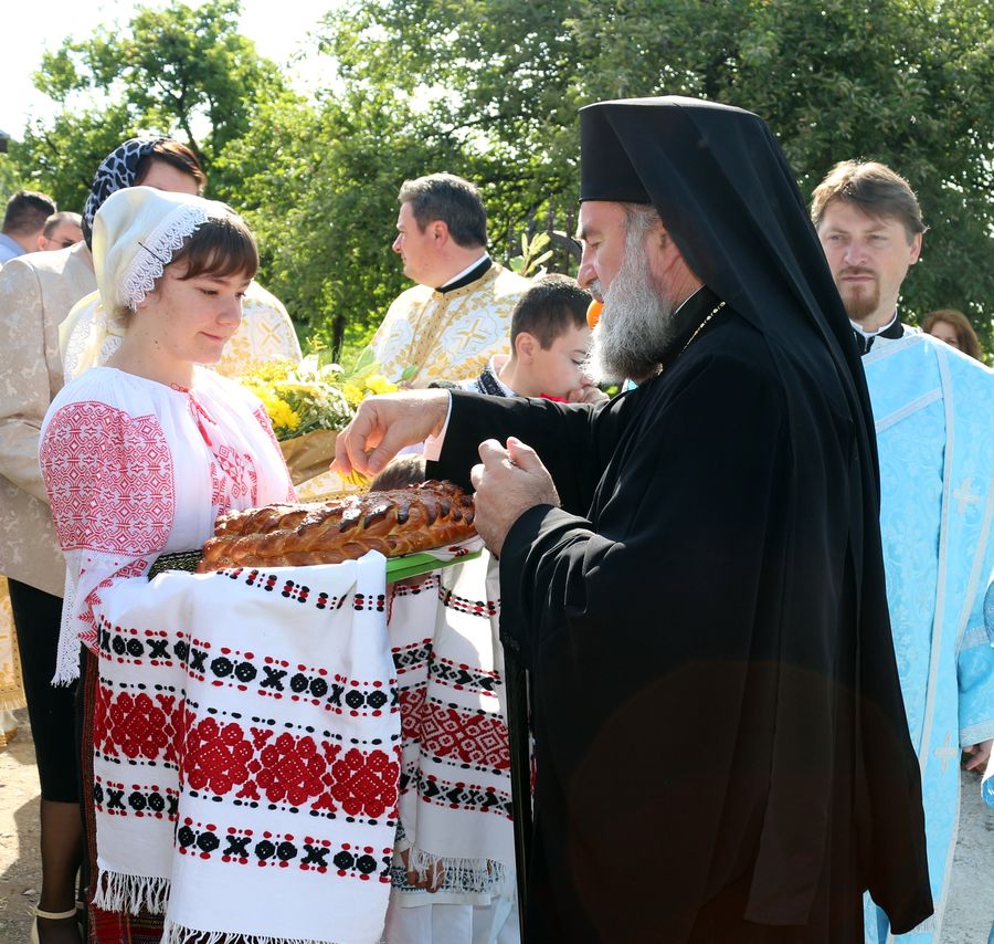 Sfinţirea aşezământului social-filantropic din Poiana Uzului