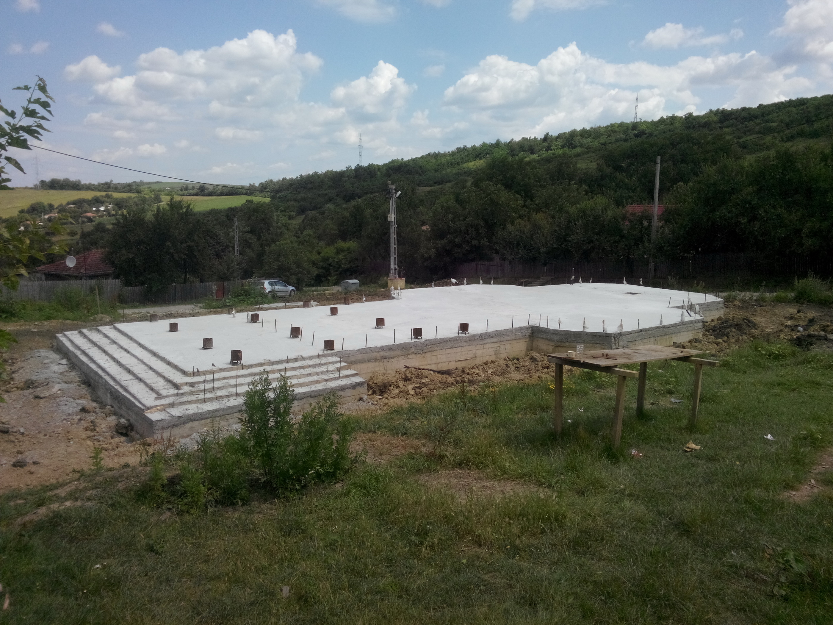 Lucrări de construcţie la biserica Parohiei Dancaş