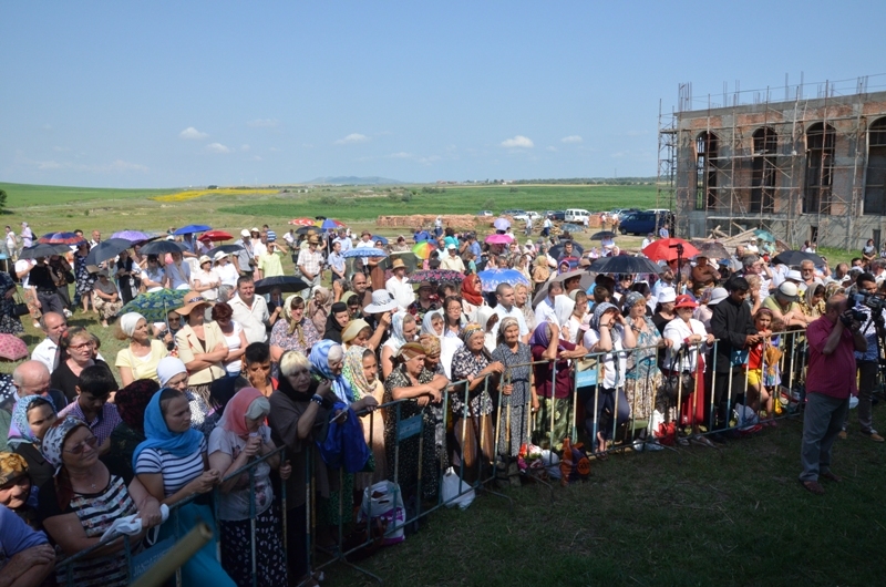 Hram la Mănăstirea Halmyris în ziua pomenirii Sfinţilor Mc. Epictet şi Astion