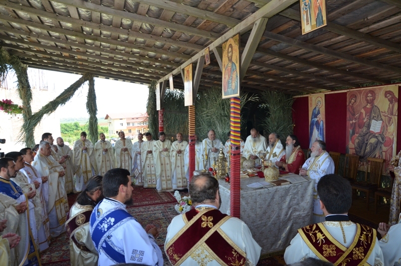 Hram la Mănăstirea Halmyris în ziua pomenirii Sfinţilor Mc. Epictet şi Astion