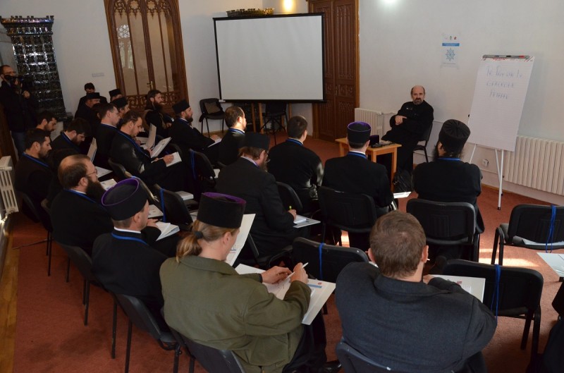 Cursuri pentru obţinerea gradelor profesionale de definitivat şi grad II în preoţie, la Miclăuşeni