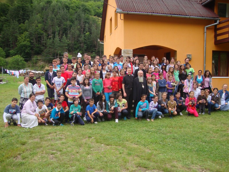 IPS Andrei prezent în tabăra de la Mărișel IPS Andrei prezent în tabăra de la Mărișel
