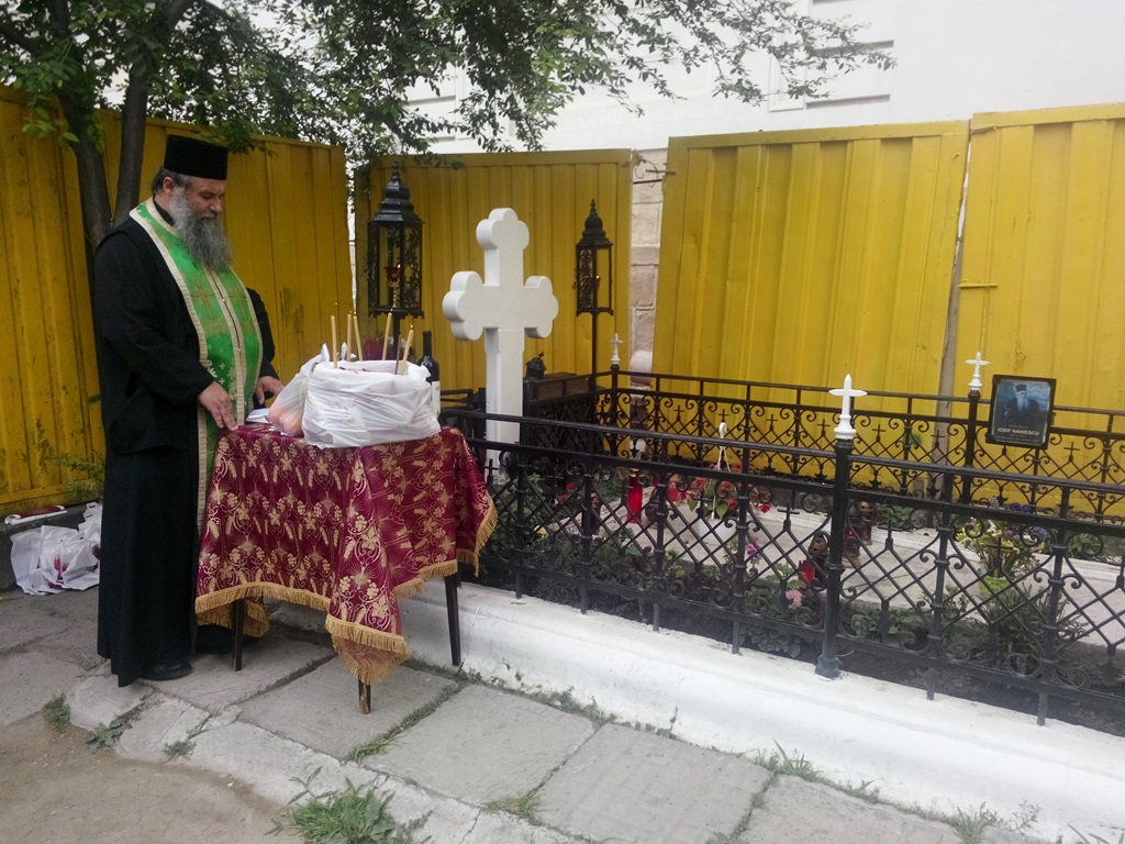 Slujbă de pomenire la mormântul Mitropolitului Iosif Naniescu