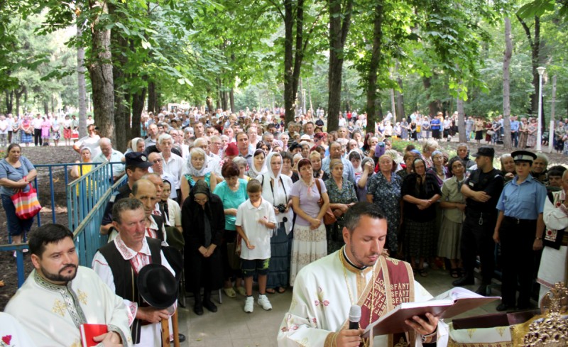 Sfântul Mucenic Pantelimon, ocrotitorul Mănăstirii Lacu-Sărat din judeţul Brăila