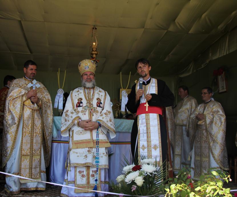 Biserica Parohiei Başta, resfinţită de PS Ioachim Băcăuanul