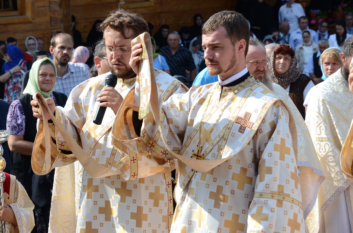 Sfântul Mare Mucenic Pantelimon, sărbătorit la Mănăstirea Paltin prin Liturghie arhierească