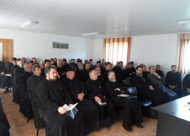 Întrunirea lunară a preoţilor Protopopiatului Moineşti