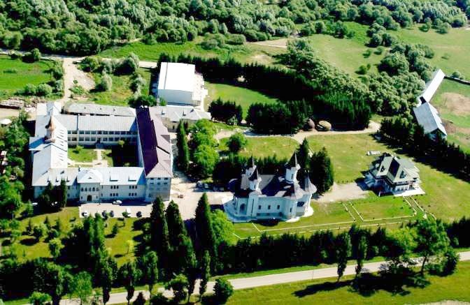 Admitere pentru locurile rămase libere la Seminarul Teologic de la Mănăstirea Neamţ