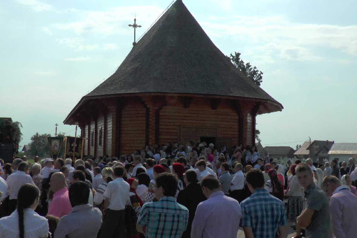 Sfințire de biserică închinată Sfântului Ioan Rusul, la Volovăț