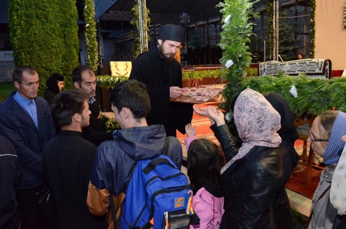 Slujba Privegherii în cinstea Sfântului Voievod Ștefan cel Mare, la Mănăstirea Putna