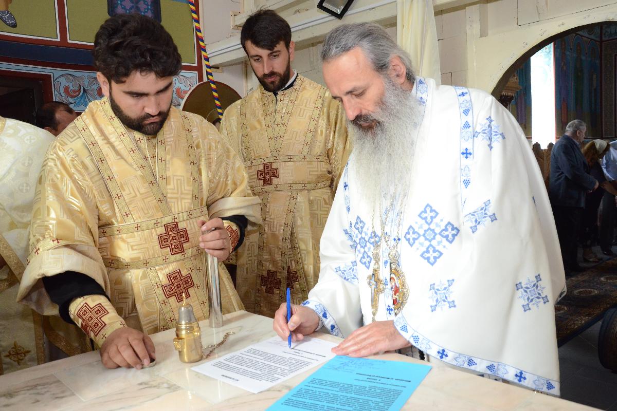 Primele slujbe arhiereşti din istoria Parohiei Oprişeni