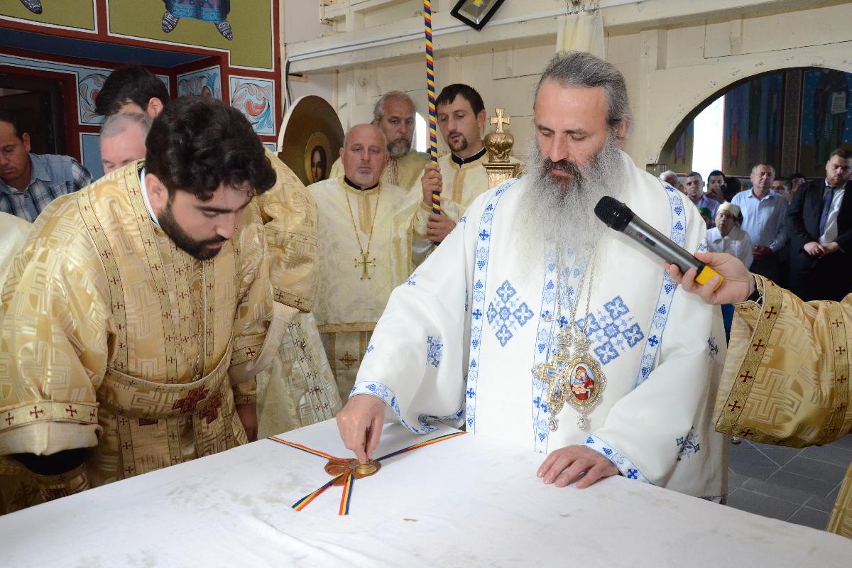 Primele slujbe arhiereşti din istoria Parohiei Oprişeni