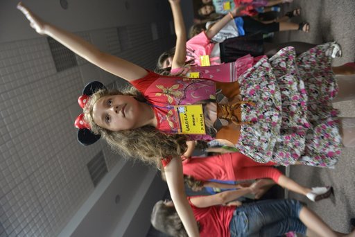 Tata Gheorghe operat la Spitalul Providenţa, Gabriela în tabără