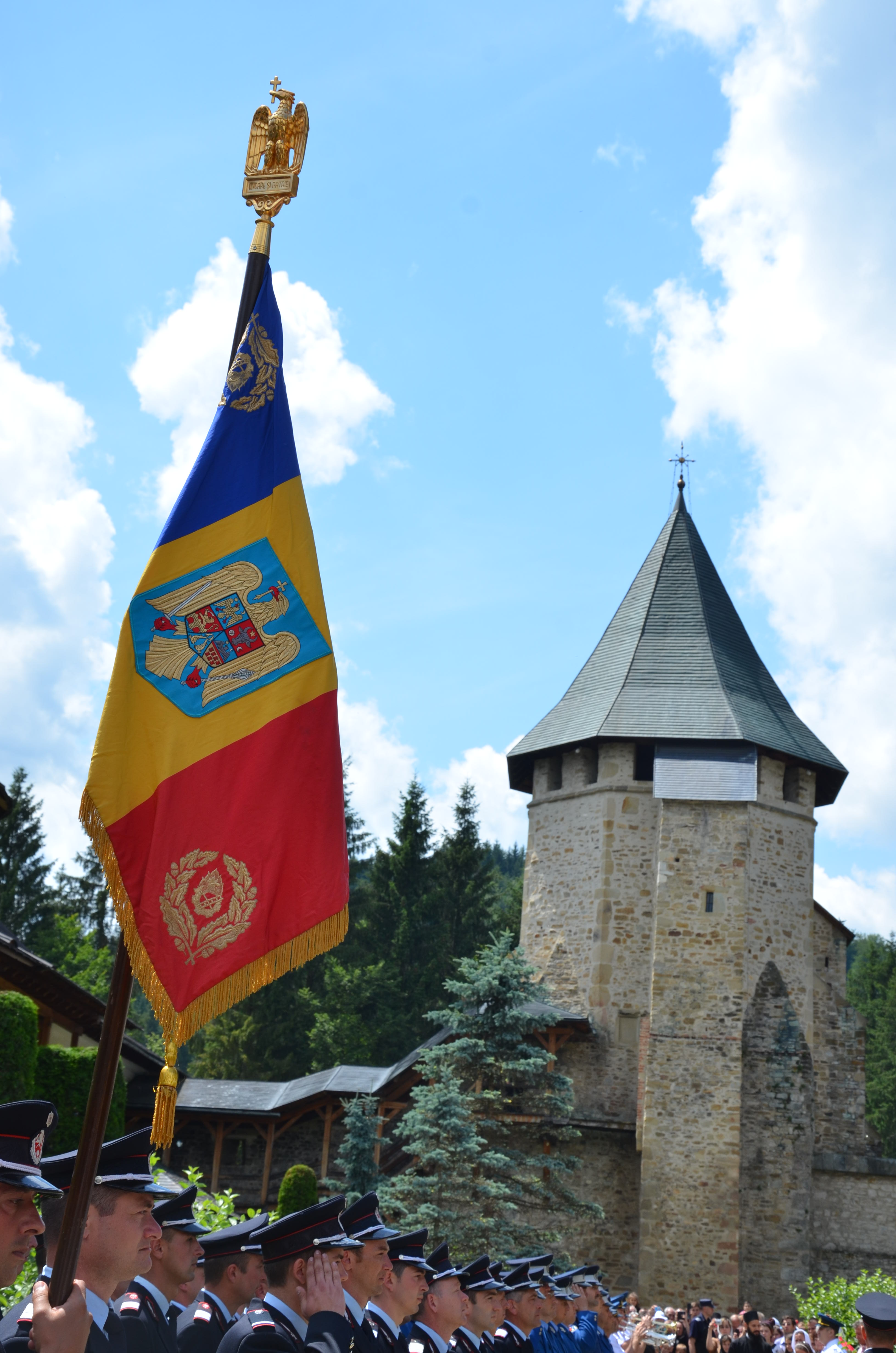 Șase ierarhi, 120 de preoți și mii de credincioși, la cel de-al doilea hram al Putnei