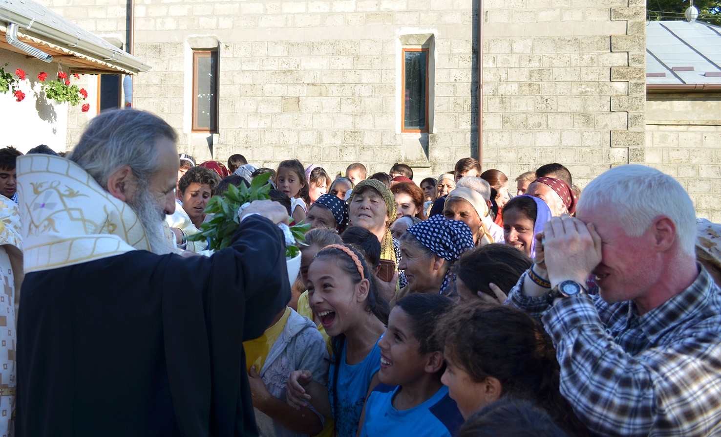 Sfinţire de casa socială şi bibliotecă parohială, la Glodenii Gândului