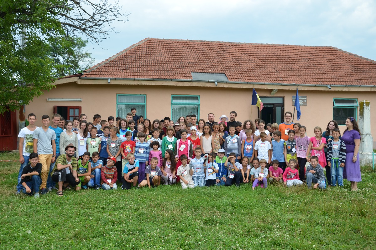 100 de copii, la „Tabăra din pridvorul satului” de la Moreni