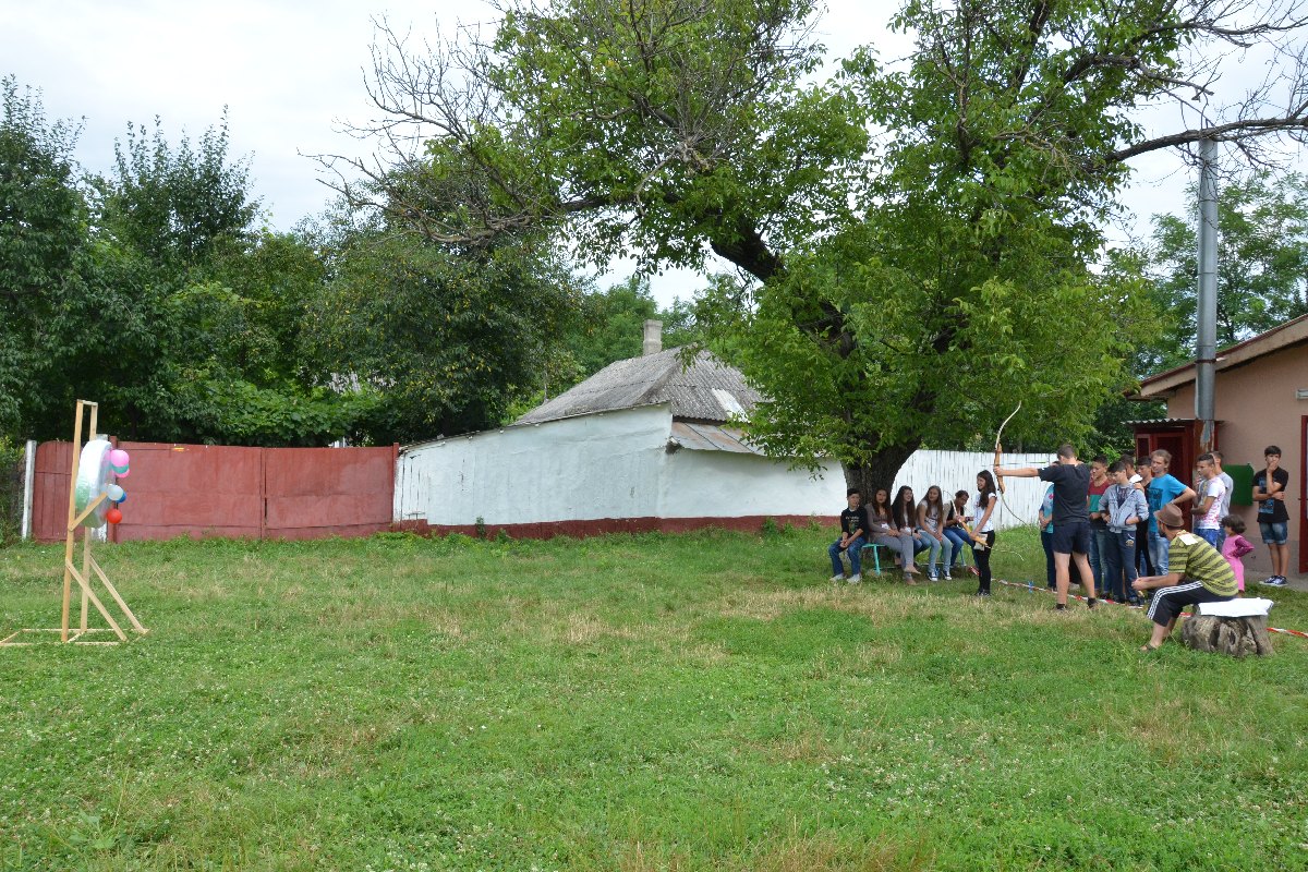 100 de copii, la „Tabăra din pridvorul satului” de la Moreni