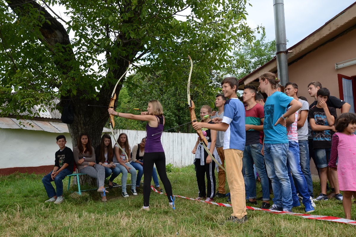 100 de copii, la „Tabăra din pridvorul satului” de la Moreni
