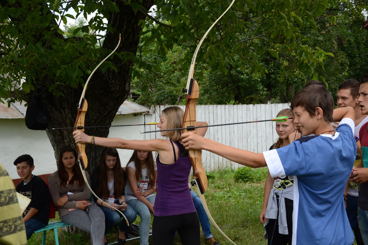 100 de copii, la „Tabăra din pridvorul satului” de la Moreni