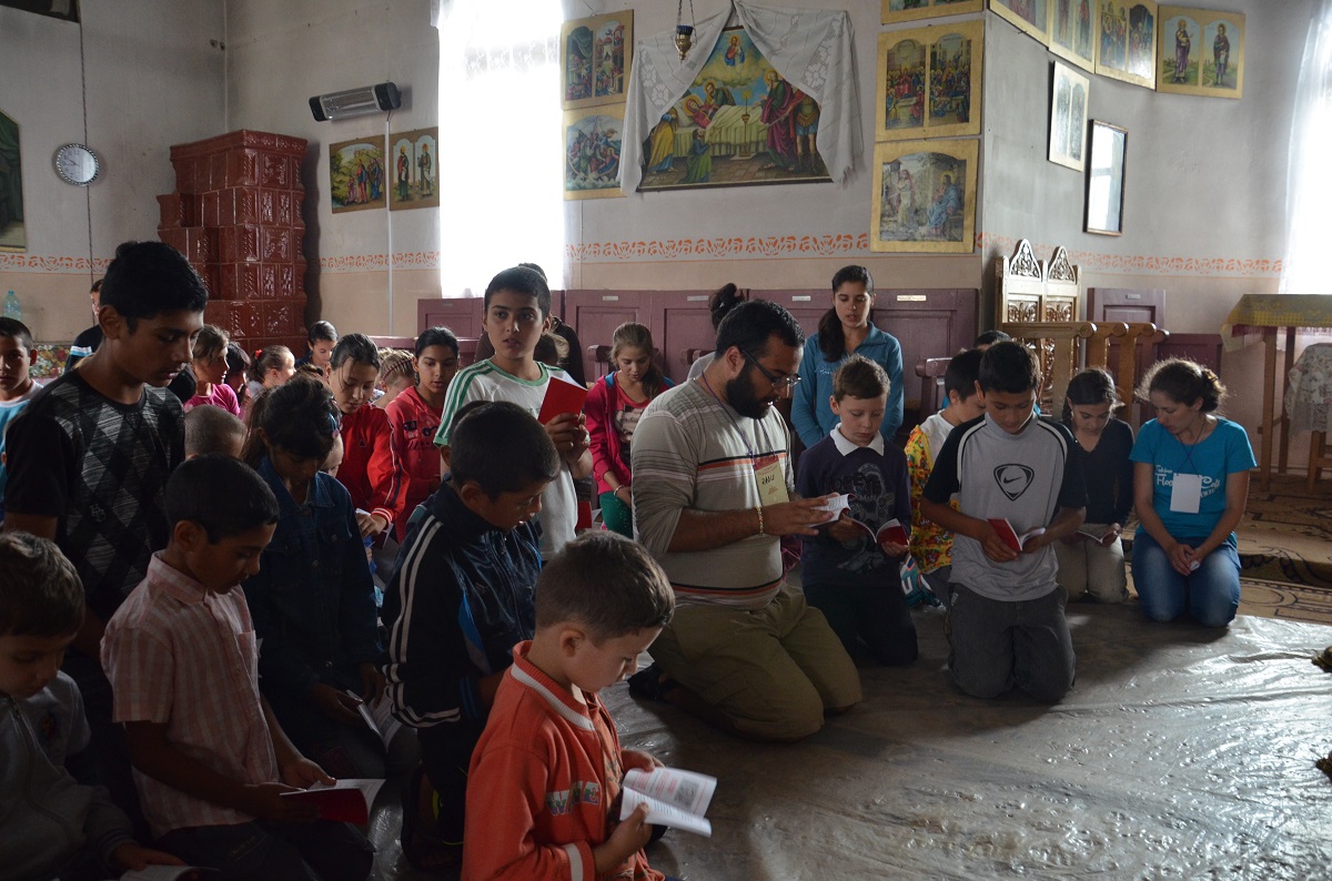 „Tabăra din pridvorul satului“ a ajuns în Parohia Holm