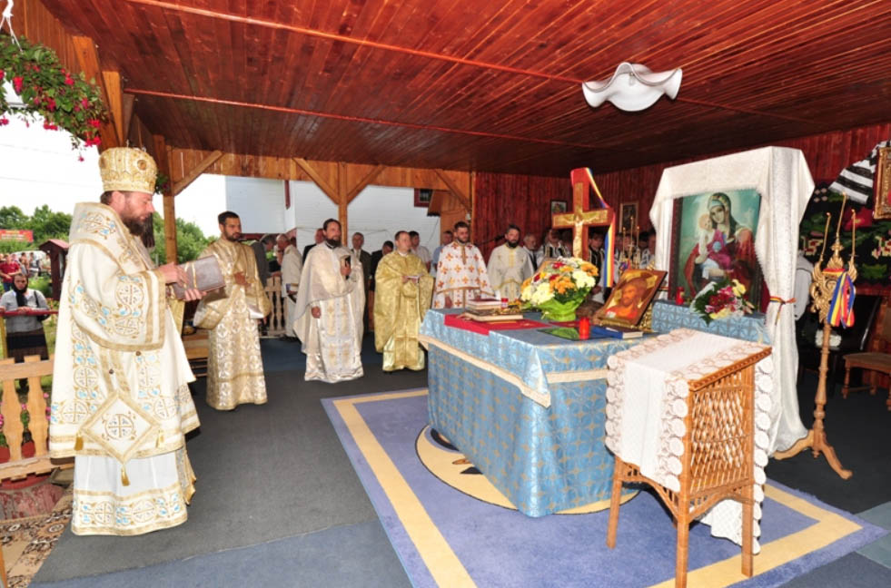 Prezenţă arhierească la Hramul Mănăstirii Bogdăneşti din Arhiepiscopia Sucevei şi Rădăuţilor Prezenţă arhierească la Hramul Mănăstirii Bogdăneşti din Arhiepiscopia Sucevei şi Rădăuţilor