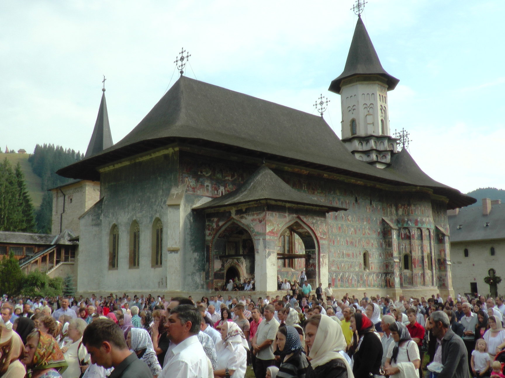 Liturghie arhierească la hramul Mănăstirii Suceviţa