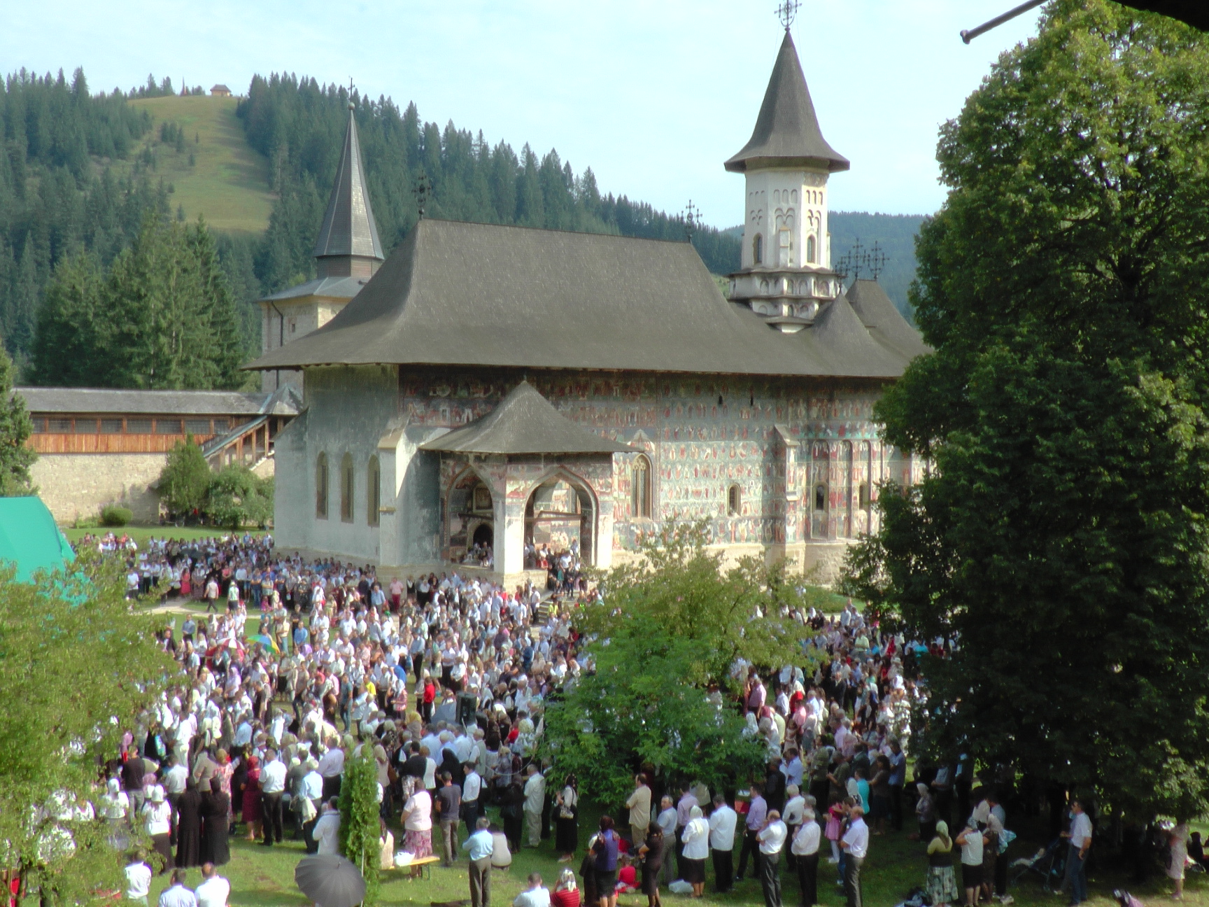 Liturghie arhierească la hramul Mănăstirii Suceviţa