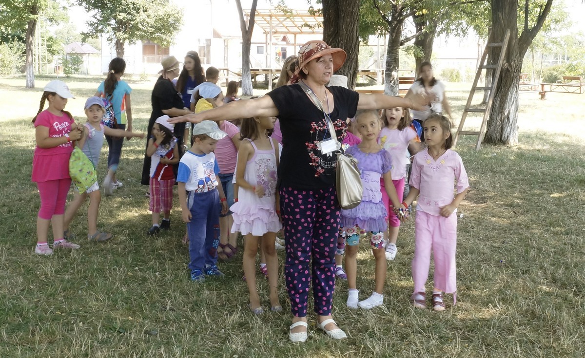 Frumuseţea prieteniei în Tabăra "Aripi de înger" (GALERIE FOTO) Frumuseţea prieteniei în Tabăra "Aripi de înger" (GALERIE FOTO)