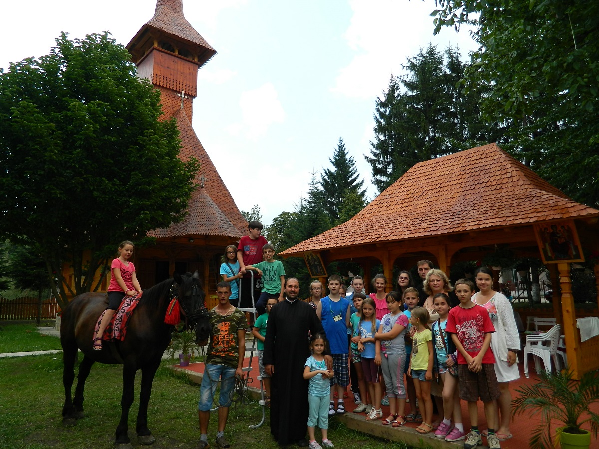 Tabără de limba engleză la Centrul de tineret &quot;Vestitorii Bucuriei&quot;