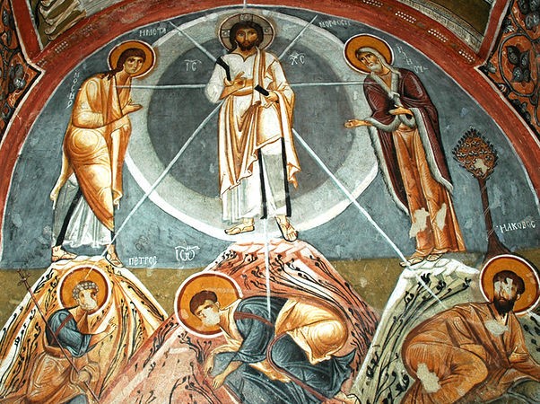 Veșmintele Lui s-au făcut albe ca lumina (Mat.17, 2)