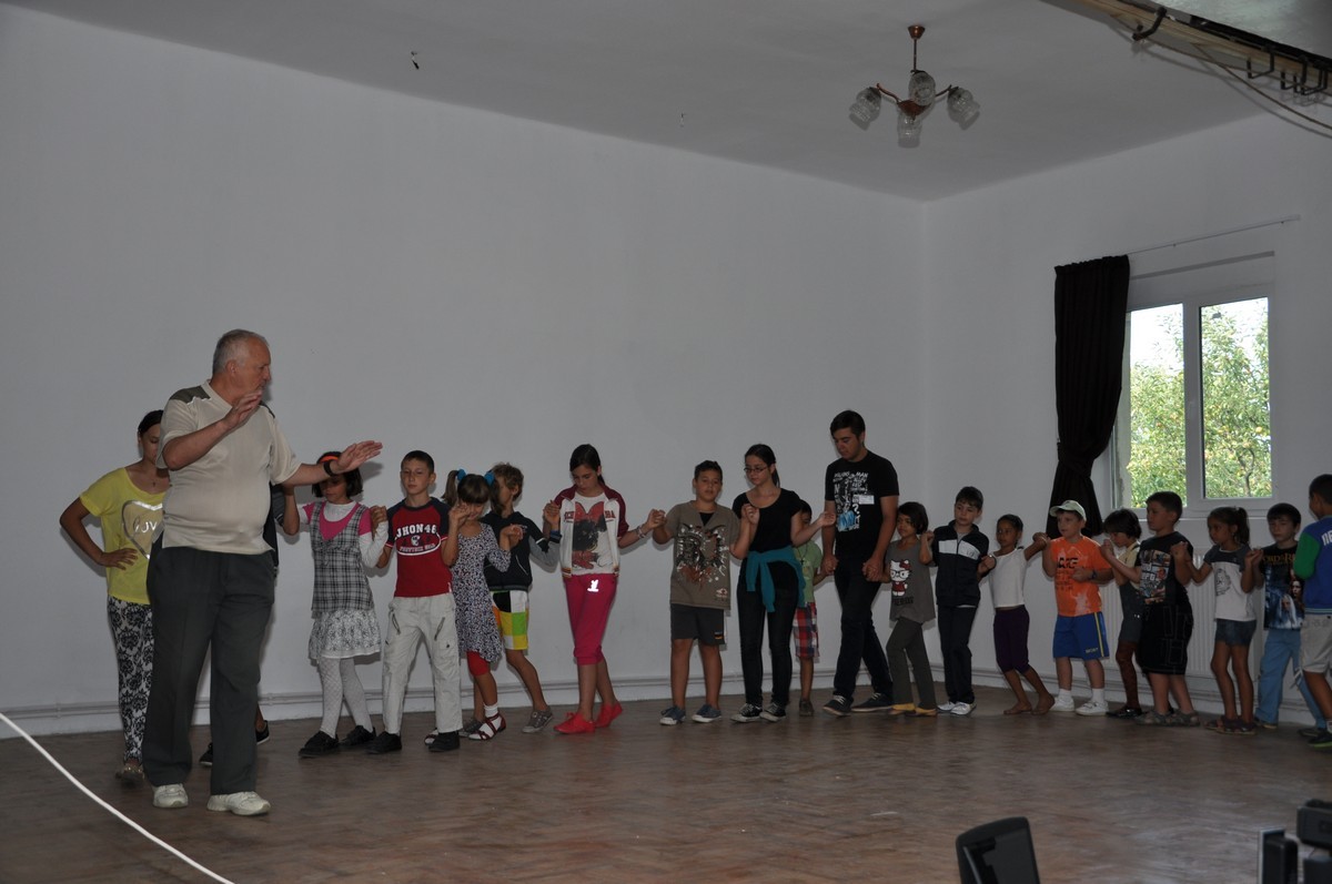 Frumuseţea prieteniei în Tabăra "Aripi de înger" (GALERIE FOTO) Frumuseţea prieteniei în Tabăra "Aripi de înger" (GALERIE FOTO)