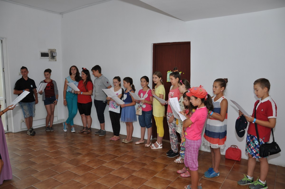 Frumuseţea prieteniei în Tabăra "Aripi de înger" (GALERIE FOTO) Frumuseţea prieteniei în Tabăra "Aripi de înger" (GALERIE FOTO)