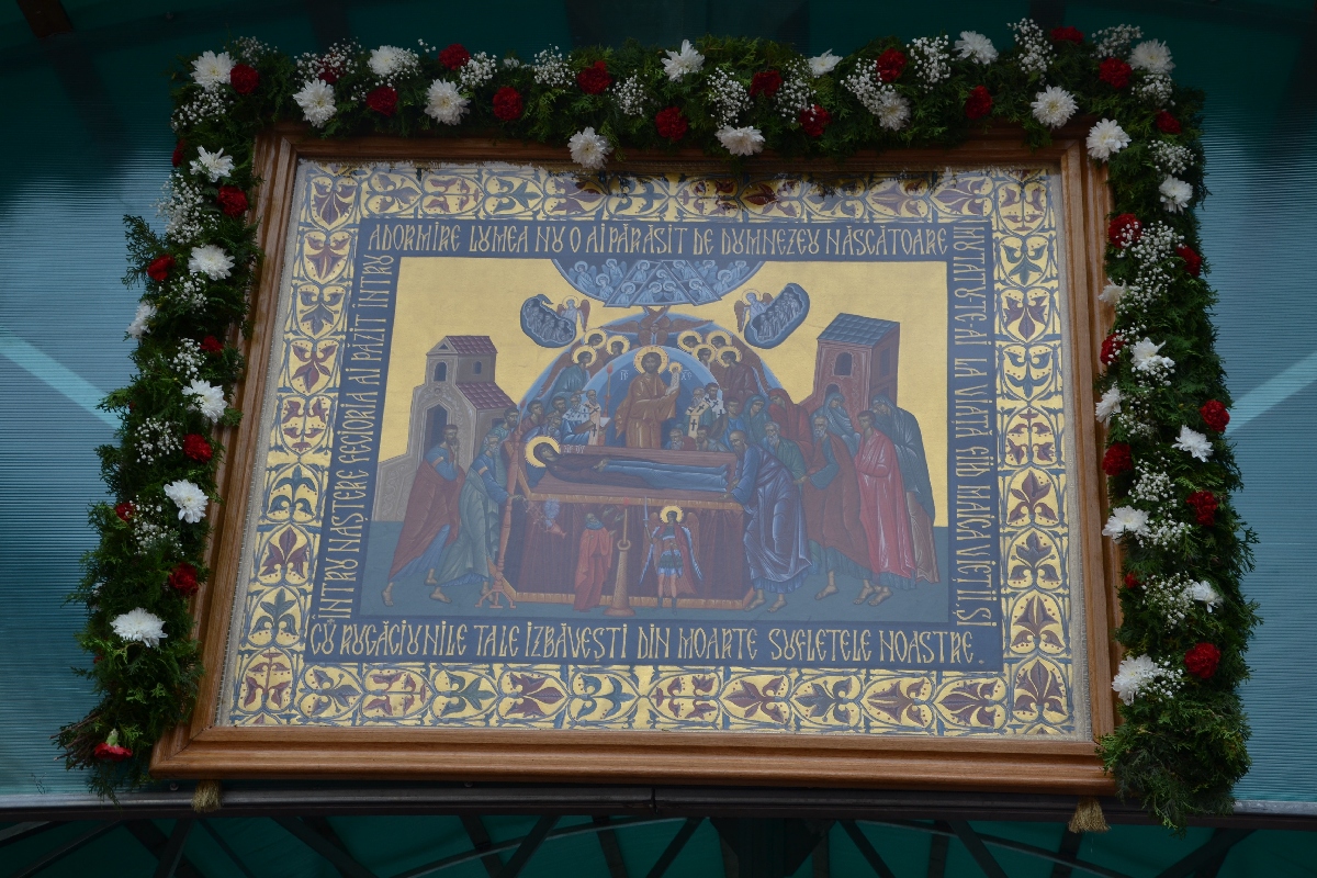 Doi ierarhi, la hramul Mănăstirii Bistriţa