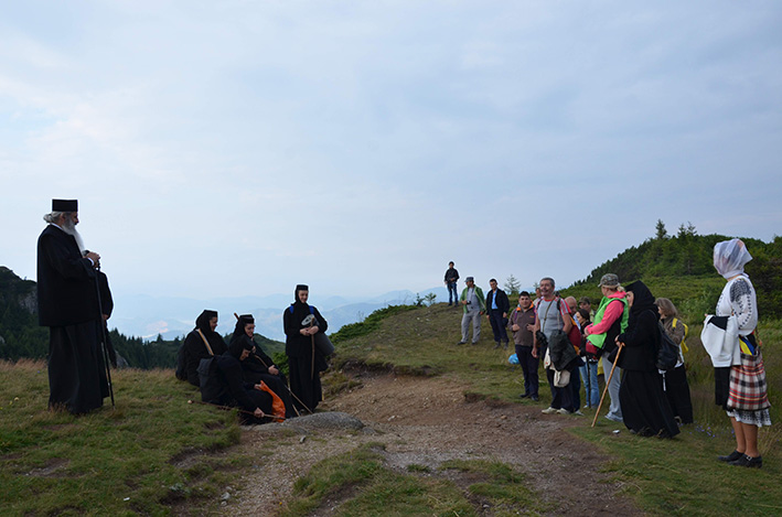 IPS Teofan, la hramul „Taborului românesc” : „Trebuie să dăm minţii noastre cât mai mult Ceahlău şi cât mai multă Liturghie” (GALERIE FOTO)