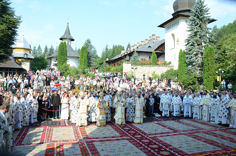 „Sfinţenia este darul cel mai de preţ pe care poate să-l dobândească un creştin de la Dumnezeu“ „Sfinţenia este darul cel mai de preţ pe care poate să-l dobândească un creştin de la Dumnezeu“