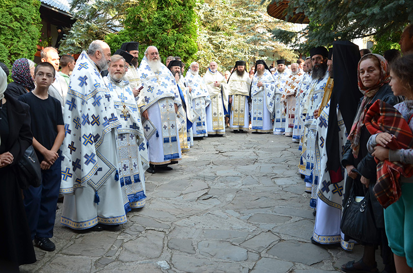 „Sfinţenia este darul cel mai de preţ pe care poate să-l dobândească un creştin de la Dumnezeu“ „Sfinţenia este darul cel mai de preţ pe care poate să-l dobândească un creştin de la Dumnezeu“