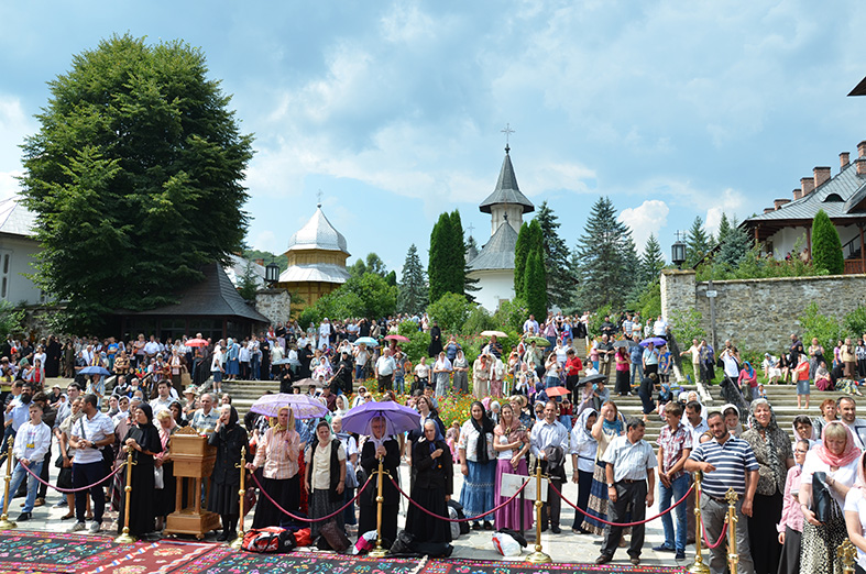 „Sfinţenia este darul cel mai de preţ pe care poate să-l dobândească un creştin de la Dumnezeu“ „Sfinţenia este darul cel mai de preţ pe care poate să-l dobândească un creştin de la Dumnezeu“