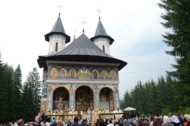 Au debutat sărbătorile sfinţilor nemţeni