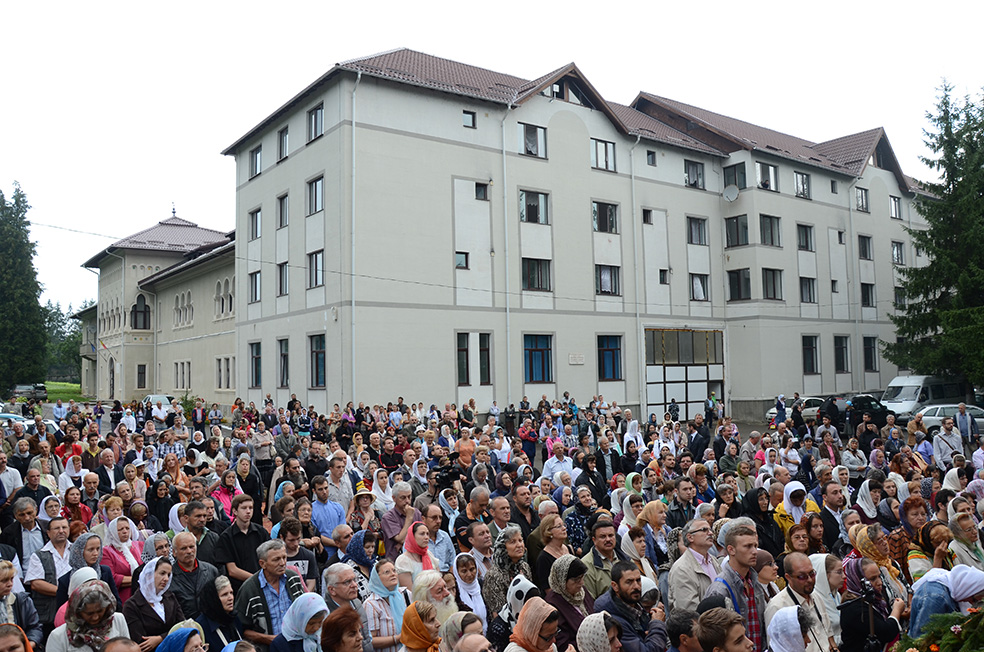 Au debutat sărbătorile sfinţilor nemţeni