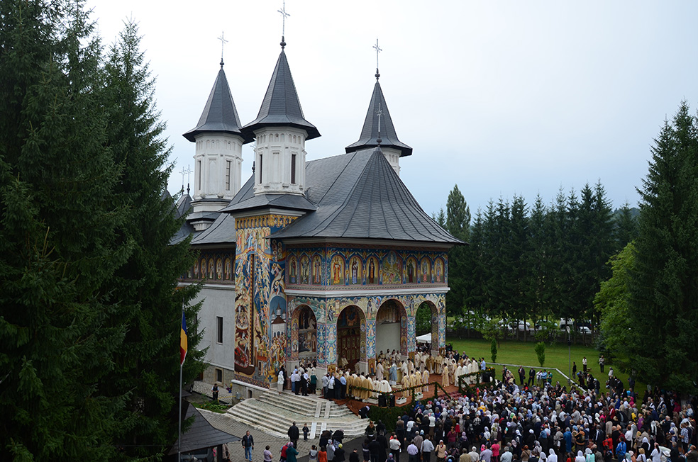 Au debutat sărbătorile sfinţilor nemţeni