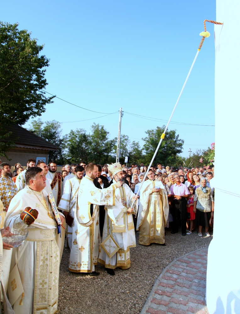 Sfinţirea bisericii din Parohia buzoiană Oreavu II Sfinţirea bisericii din Parohia buzoiană Oreavu II