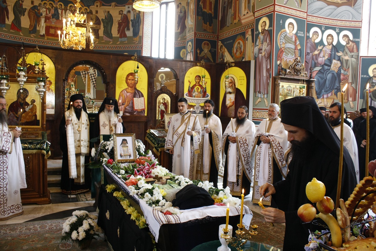 De ce a trecut la Domnul părintele Antonie, tocmai în Postul Adormirii Maicii Domnului De ce a trecut la Domnul părintele Antonie, tocmai în Postul Adormirii Maicii Domnului